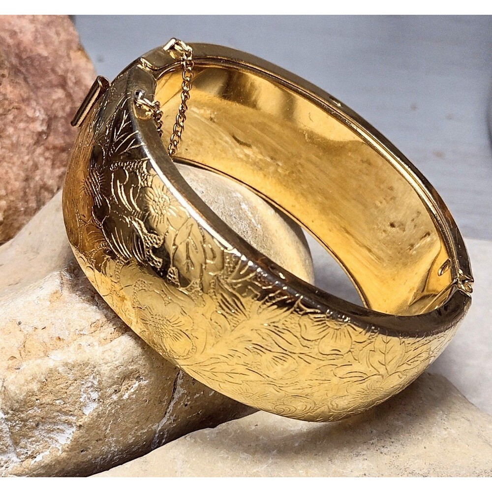 14k Gold Plated Embossed Hinged Bangle Bracelet Hallmarked 61g - Picture 1 of 10